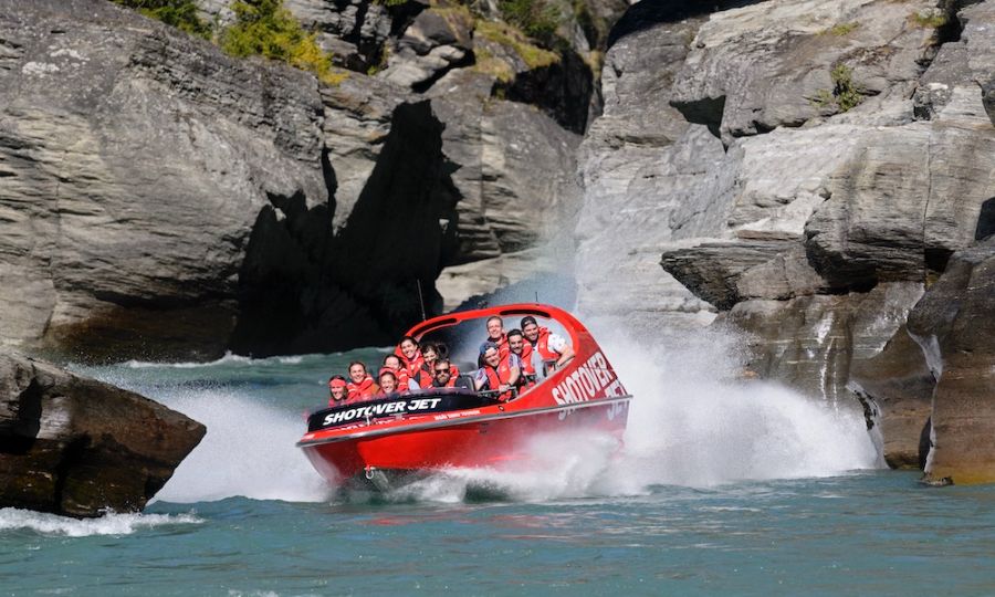 Feel the rush as you glide through the stunning Shotover Canyons where magnificent rock formations and the powerful Kimiākau River come together for an unforgettable adventure.